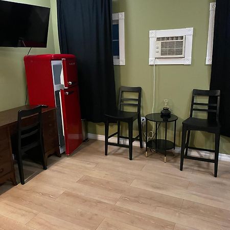 Private Room W/ Private Full Bathroom & Wifi & Ac & Shared Kitchen In Los Angeles Extérieur photo