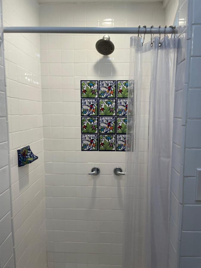 Private Room W/ Private Full Bathroom & Wifi & Ac & Shared Kitchen In Los Angeles Extérieur photo