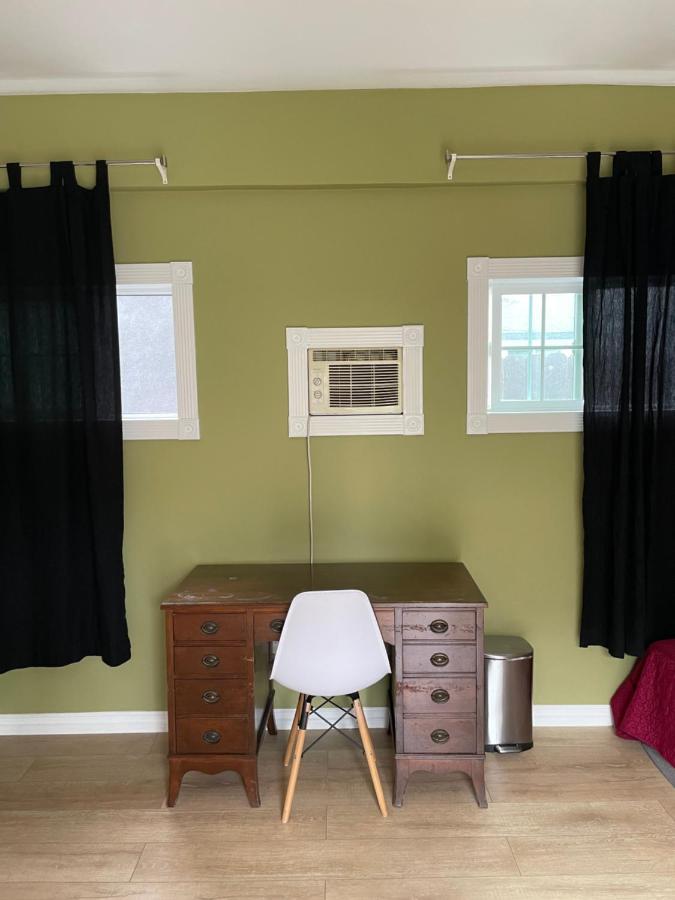Private Room W/ Private Full Bathroom & Wifi & Ac & Shared Kitchen In Los Angeles Extérieur photo