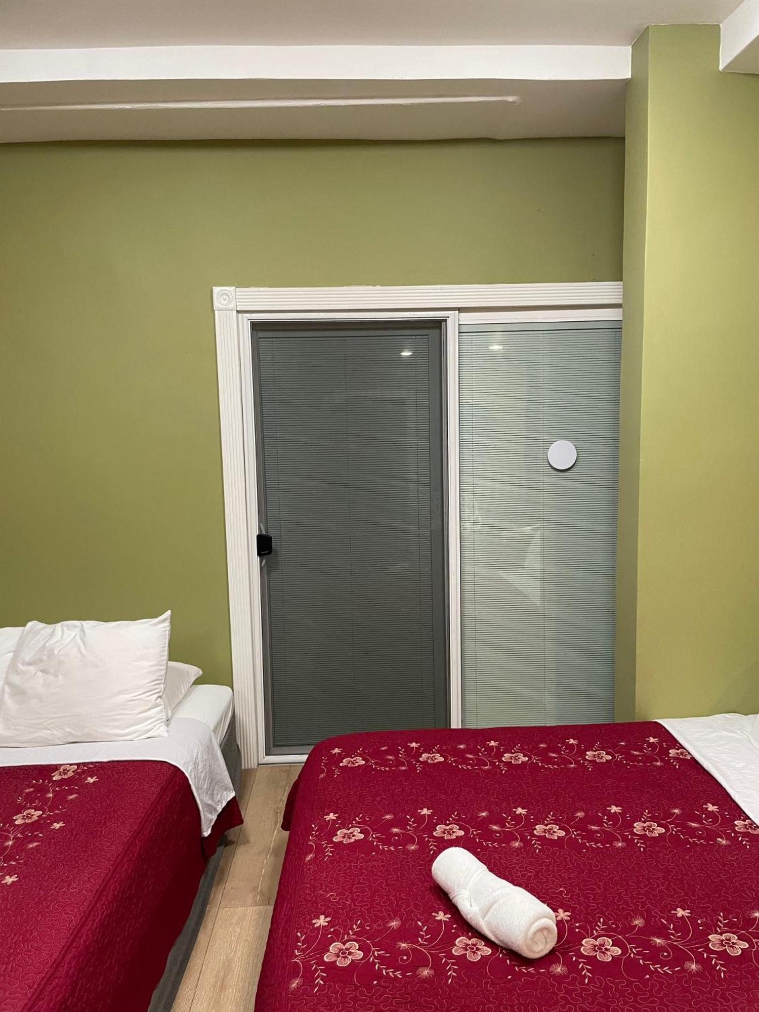 Private Room W/ Private Full Bathroom & Wifi & Ac & Shared Kitchen In Los Angeles Extérieur photo