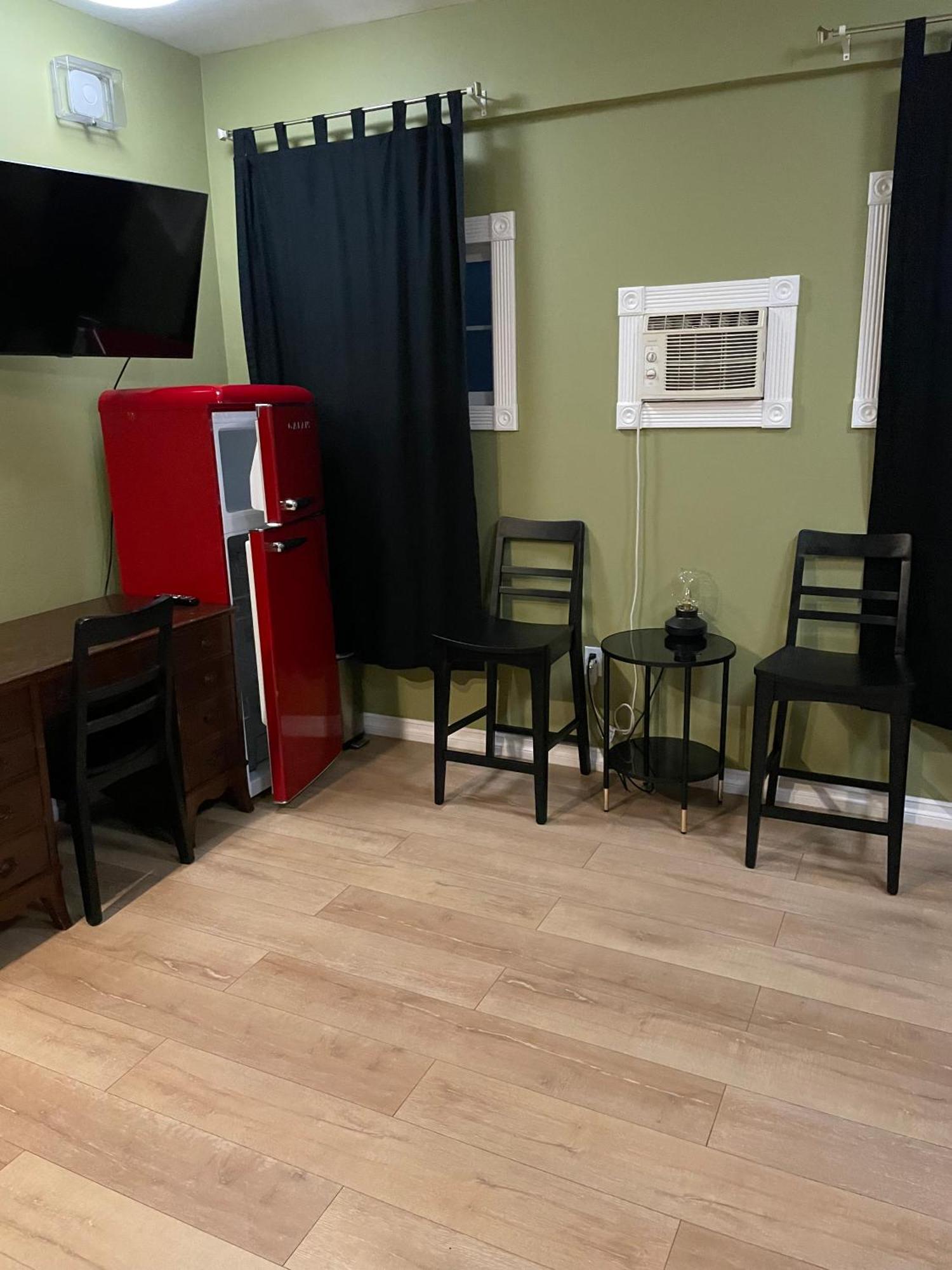 Private Room W/ Private Full Bathroom & Wifi & Ac & Shared Kitchen In Los Angeles Extérieur photo