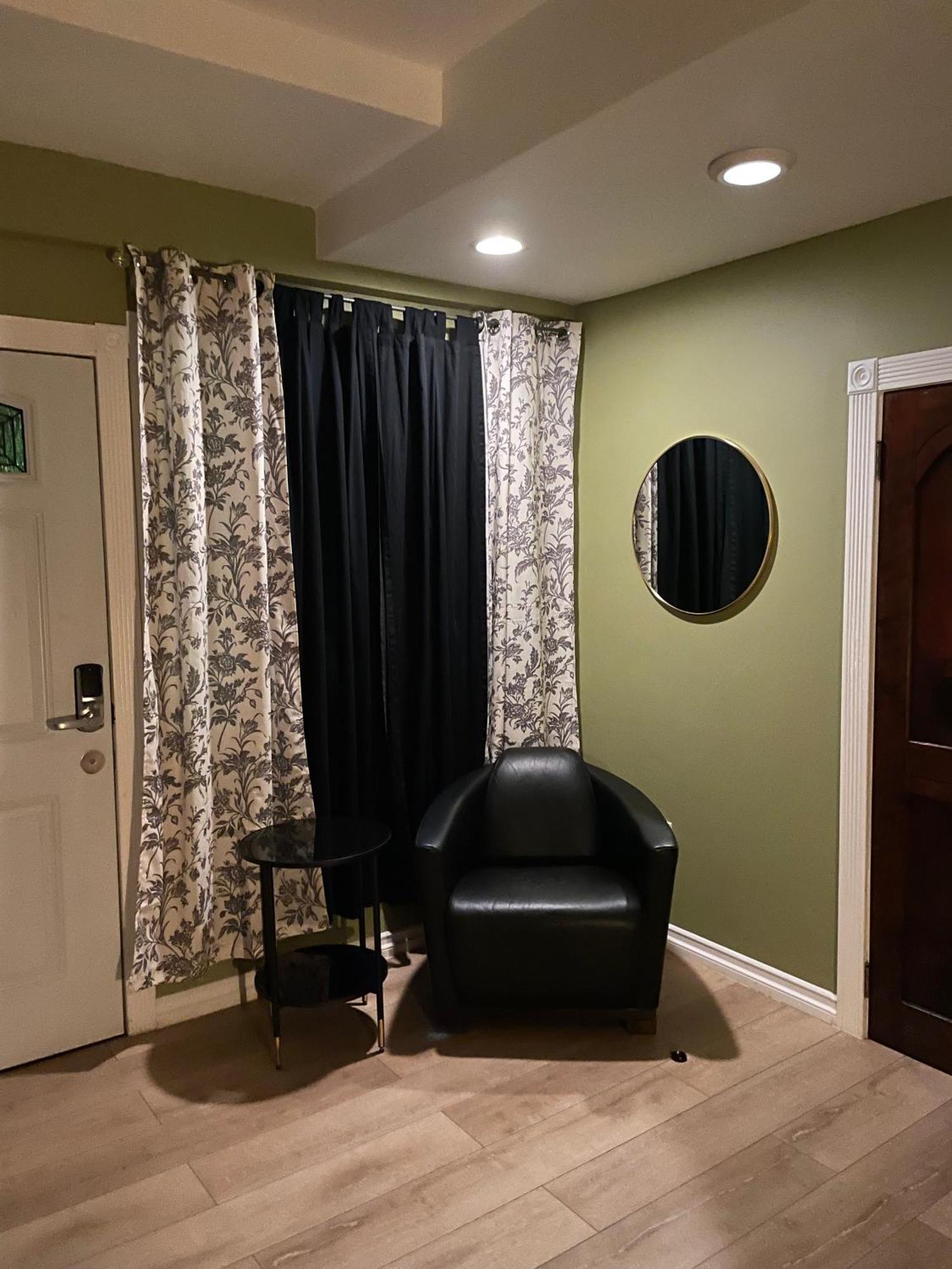 Private Room W/ Private Full Bathroom & Wifi & Ac & Shared Kitchen In Los Angeles Extérieur photo